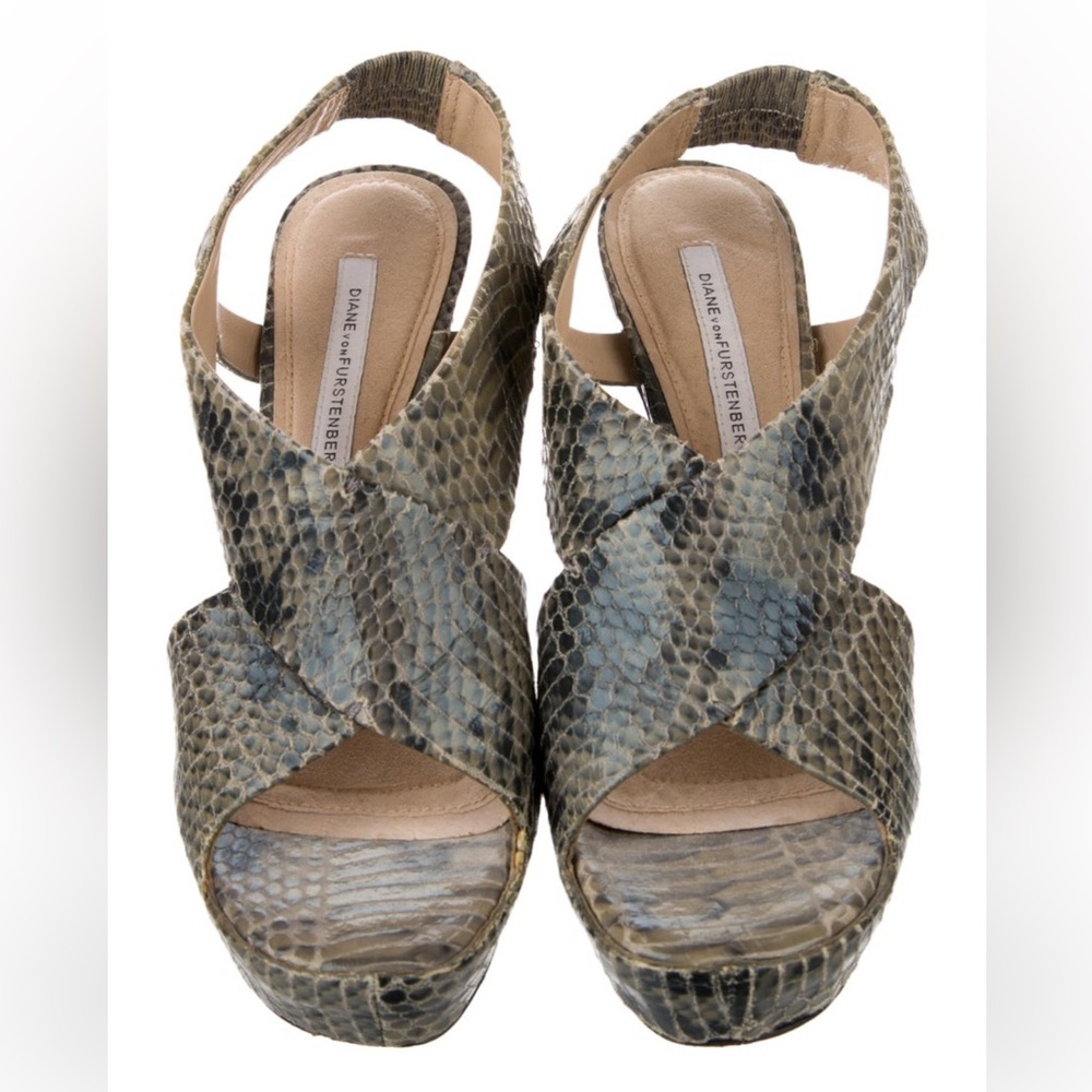 Diane von Furstenberg size 6 Snakeskin animal print sling back sandals.